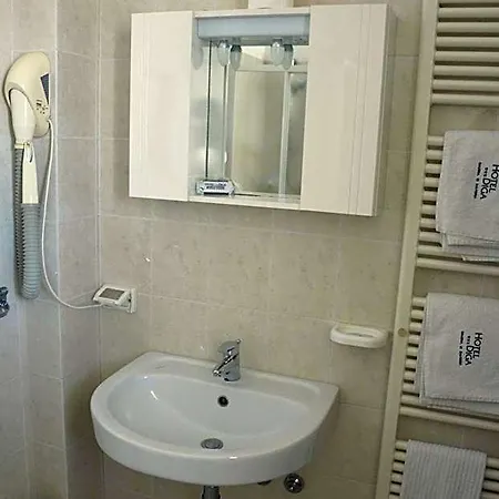 Ξενοδοχείο Diga 3*