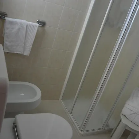 Diga מלון מרינה די רוונה